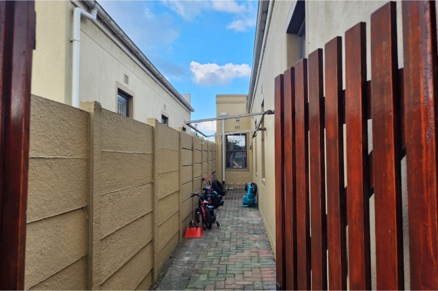 4 Bedroom Property for Sale in Bardale Village Western Cape
